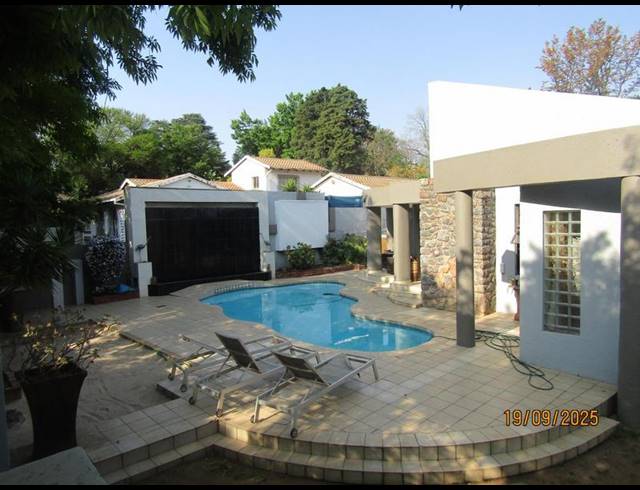 4 BEDROOM HOUSE FOR SALE IN FONTAINEBLEAU